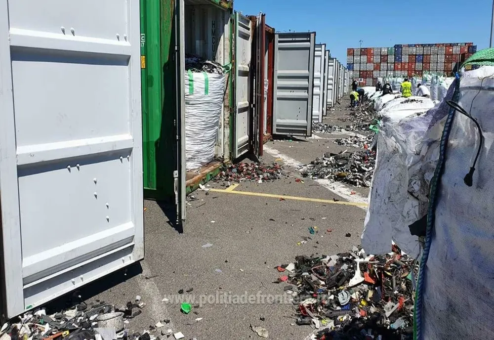VIDEO Noi containere cu deșeuri în Portul Constanța