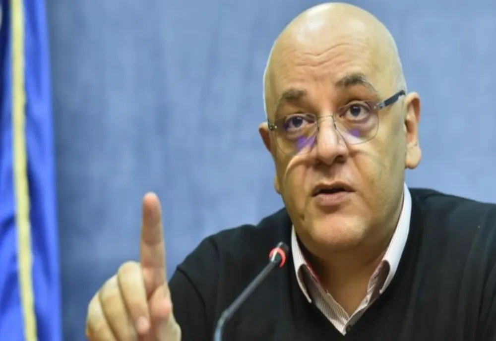 Raed Arafat, despre carambolul care a avut loc pe A2: Avem trei puncte unde sunt mașini accidentate. Numărul autoturismelor depășește 40