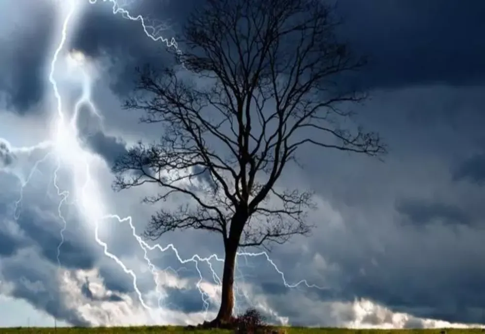 Alertă meteo: cod PORTOCALIU de furtuni cu grindină
