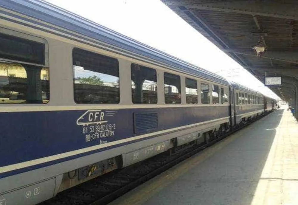 CFR CĂLĂTORI: ÎNTÂRZIERI ÎN CIRCULAŢIA A DOUĂ TRENURI DIN CAUZA DEFECTĂRII UNUI MARFAR