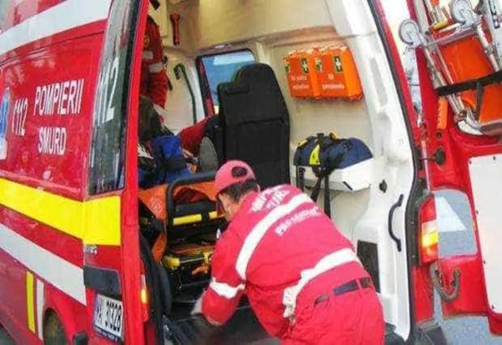 Accident grav pe DN 64, în județul Vâlcea. Două persoane au fost rănite, după ce două mașini s-au ciocnit violent