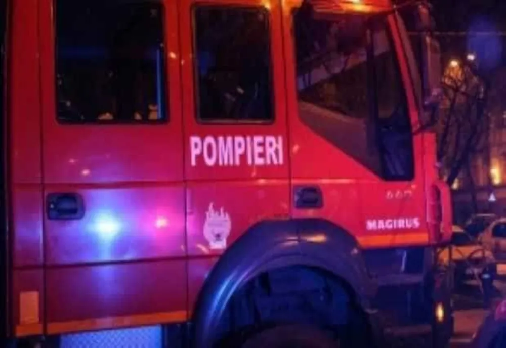 PANICĂ LA OVIDIU: MIROS PUTERNIC DE GAZ DUPĂ CE UN LOCALNIC A GOLIT O BUTELIE ÎN CANALIZARE. INTERVENȚIE DE URGENȚĂ A POMPIERILOR