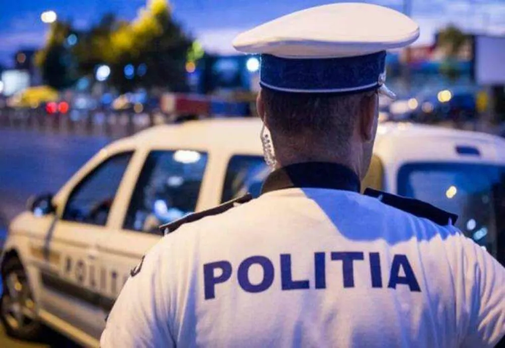 Trei polițiști au fost răniți după ce un bărbat i-a mușcat în timpul unei intervenții. Agresorul a ajuns după gratii