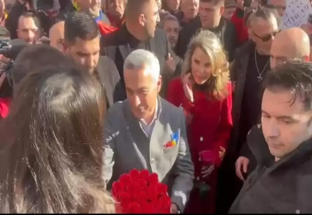MAREA UNIRE A NEAMULUI, ÎN ZI DE MARE SĂRBĂTOARE. CĂLIN GEORGESCU ESTE ALĂTURI DE POPORUL ROMÂN: MII DE OAMENI AU SCANDAT ”GEORGESCU PREȘEDINTE!”