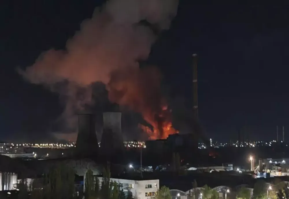 Incendiu stins la CET Vest, dar cinci autospeciale rămân la fața locului pentru răcire