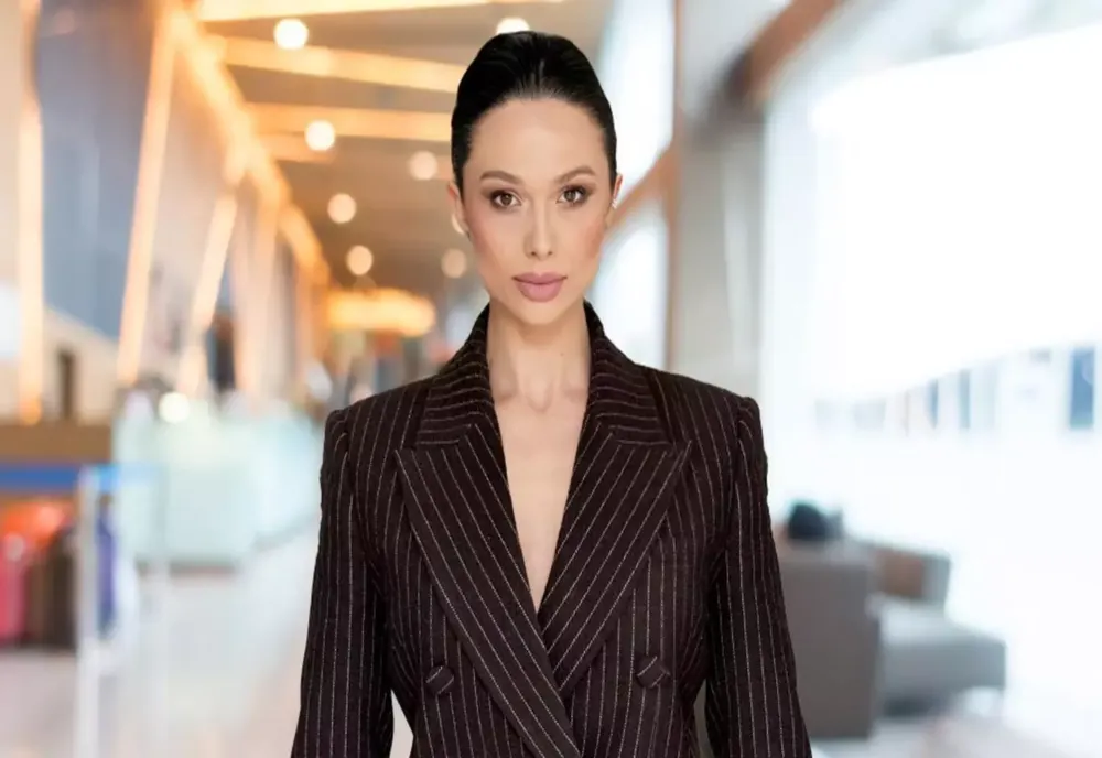 Televiziunea Poporului transmite în exclusivitate, în aceste zile, din cel mai fierbinte punct al planetei. Ana Maria Păcuraru este singurul jurnalist român la Beijing
