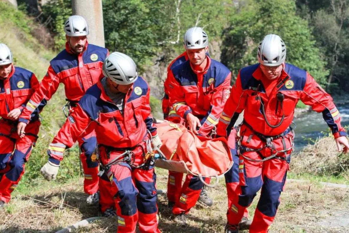 Tragedie în Munții Făgăraș: Un turist și-a pierdut viața după ce a căzut în gol peste 200 de metri