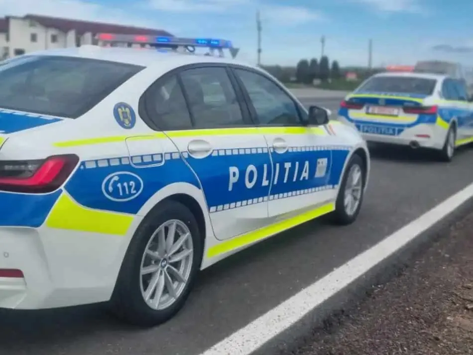 Șofer din Dâmbovița, reținut după ce ar fi fugit din mașina Poliției și ar fi lovit un agent
