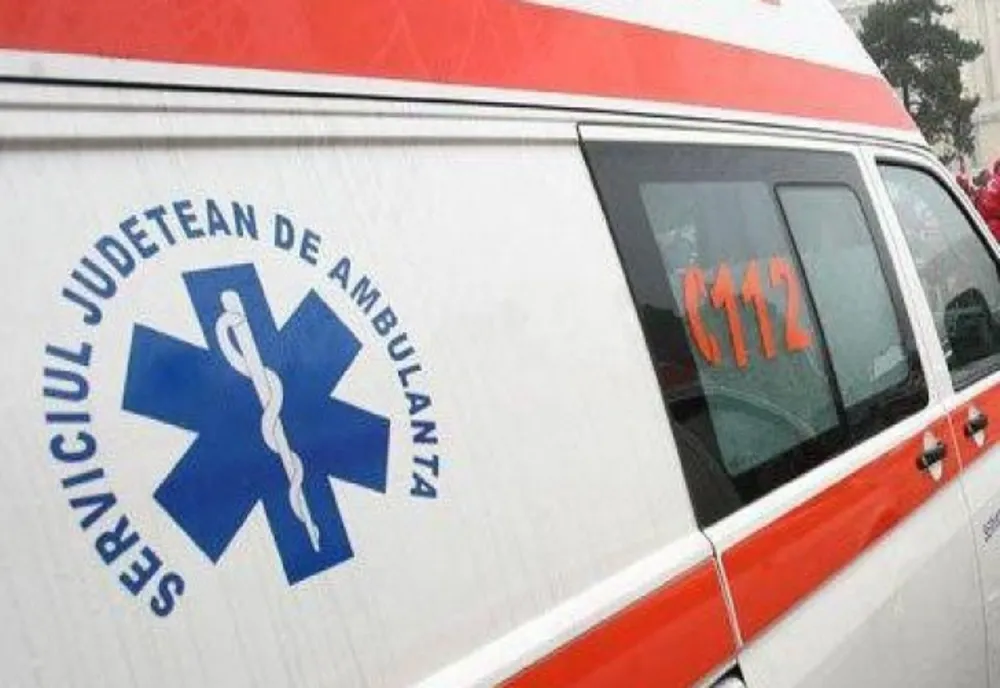 Copil de 10 ani mort după ce a fost strivit de două plăci de beton