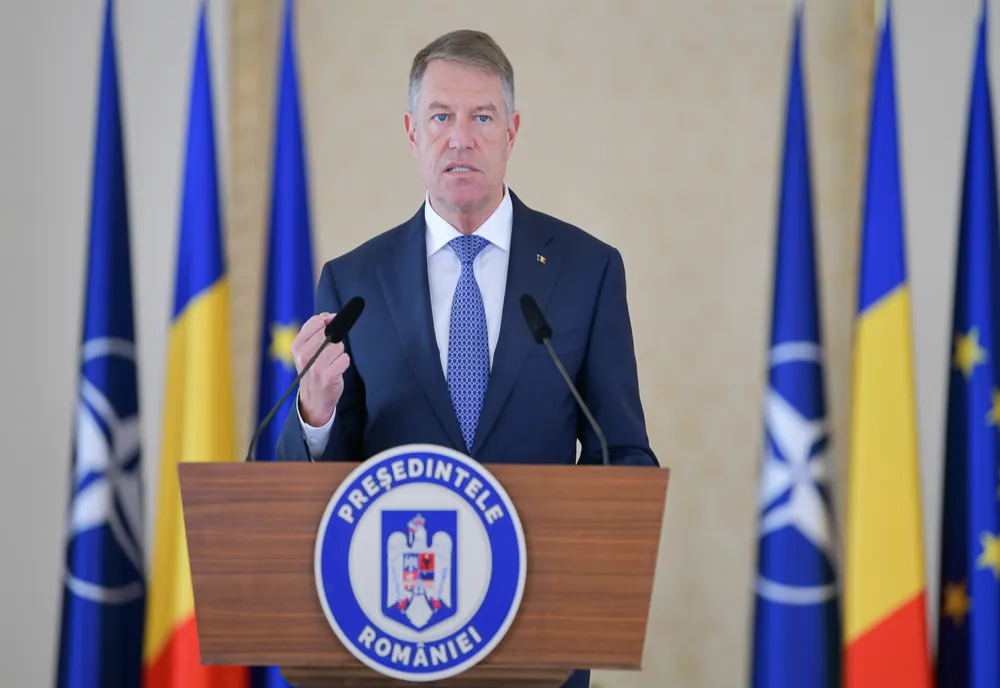 Persoanele cu condamnări penale definitive nu pot candida la alegerile prezidențiale. Legea a fost promulgată