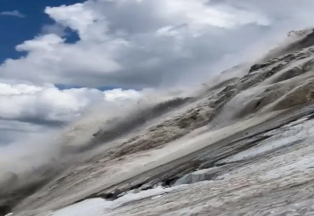 Avalanșă în Alpi: Cel puțin 6 morți și 9 răniți / Printre victime se află și români