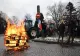 Haos la Paris, pe fondul protestelor masive ale agricultorilor. Zeci de tractoare au ocupat străzile, Adunarea Națională este pichetată, iar protestatarii aprind focuri - VIDEO